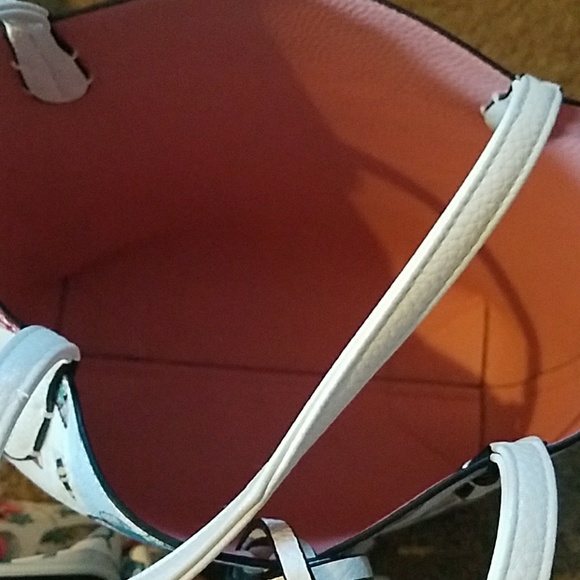 Purses - Picture 5 of 7